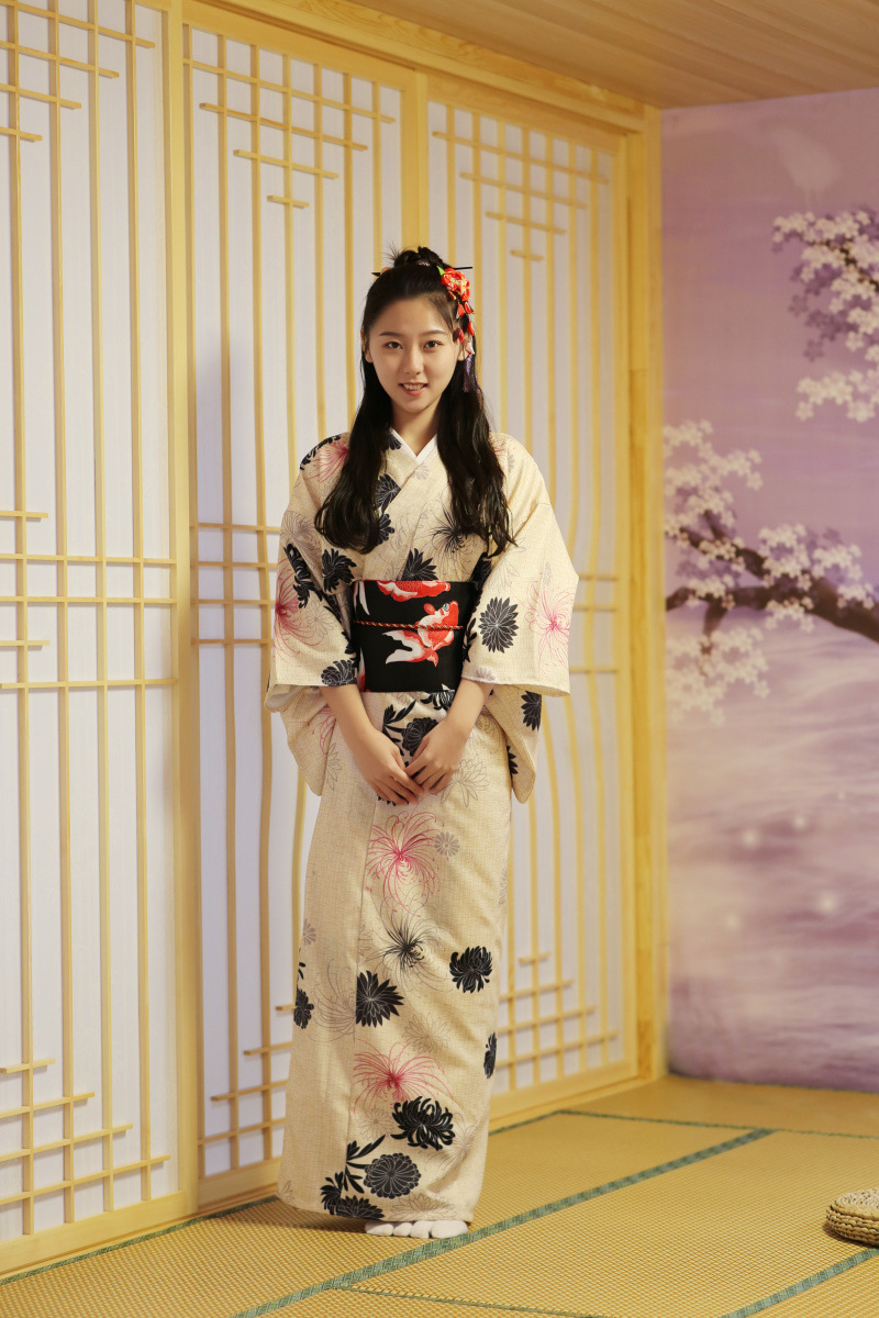 Formal Wear Japan Women - ชุดกิโมโนแบบดั้งเดิมของผู้หญิงสไตล์ญี่ปุ่นผ้าลินินเลียนแบบชุดทางการยูกาตะลายดอกเบญจมาศความยาว 135 ซม