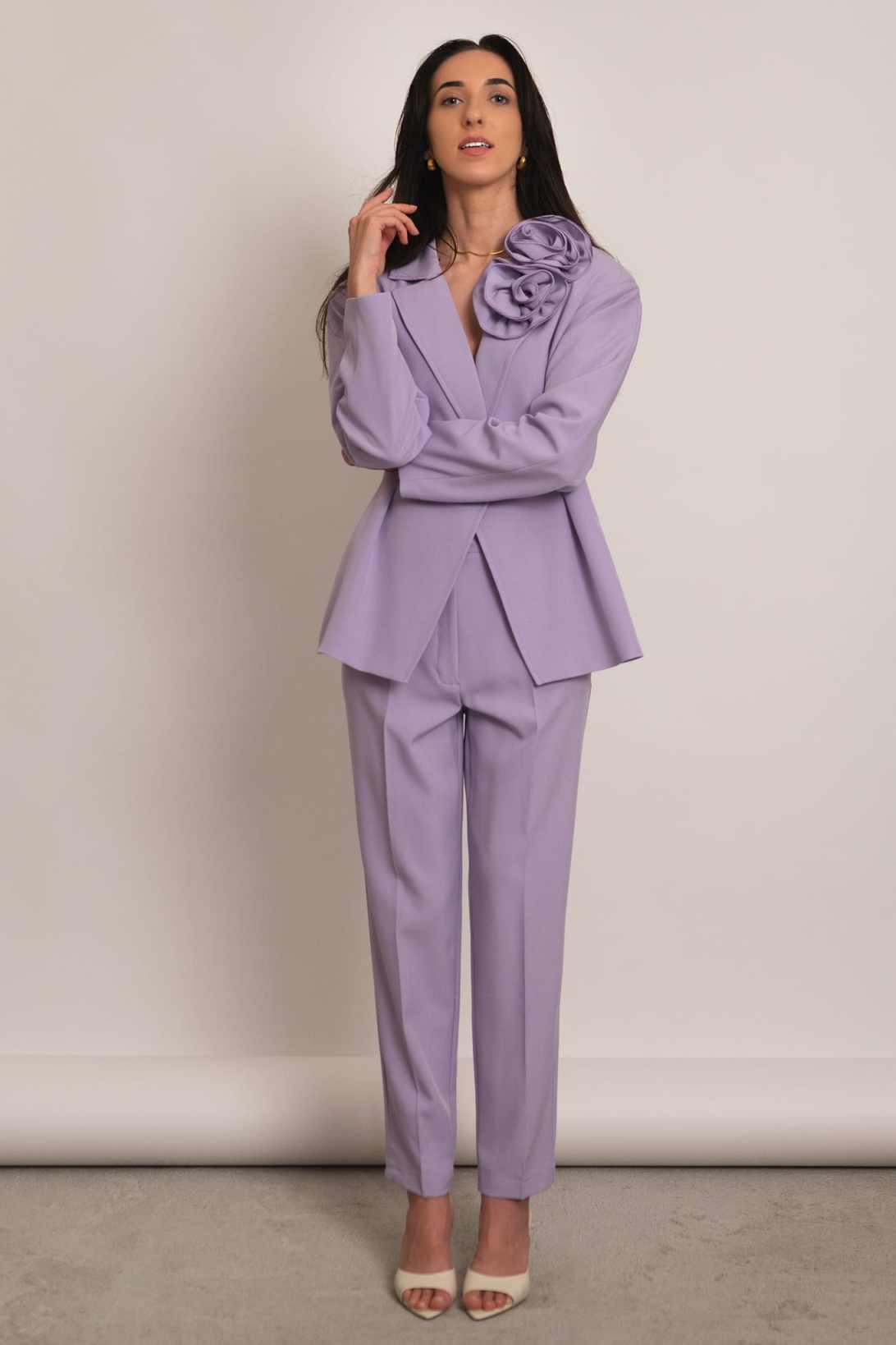 ชุดสูทผู้หญิงสีสันสดใสพร้อมดีไ - Women Formal Wear For Conference บทวิจารณ์และราคา